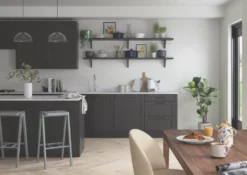 Dulux EasyCare Matt White Cotton Emulsion Paint 2.5Ltr -Paint Tools 2000T A2