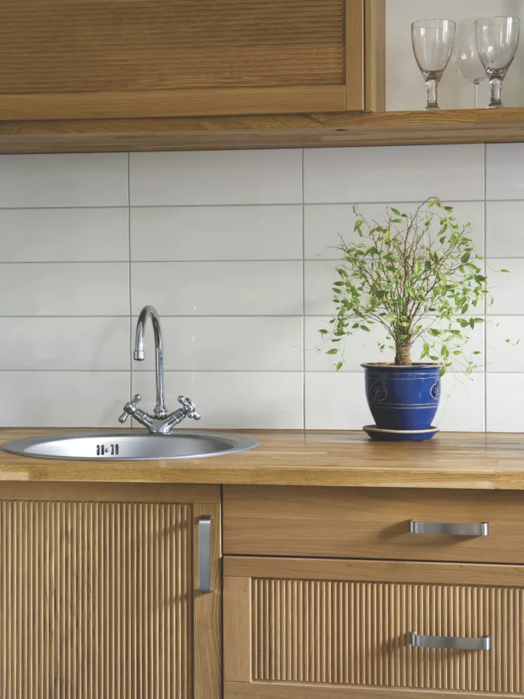 Liberon Quick-Drying Tung Oil Clear 1Ltr 4 Liberon Quick-Drying Tung Oil Clear 1Ltr - Image 2